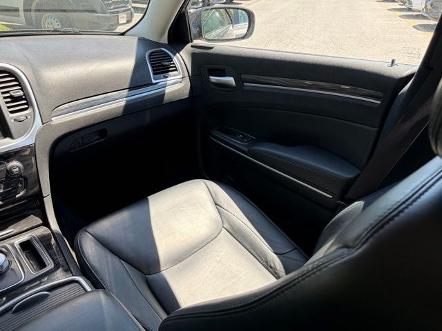 2016 Chrysler 300 Limited