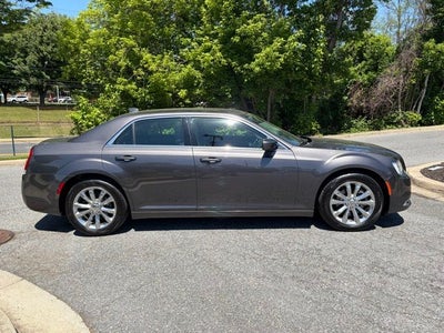 2016 Chrysler 300 Limited