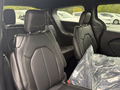 2027 Chrysler Pacifica PACIFICA SELECT