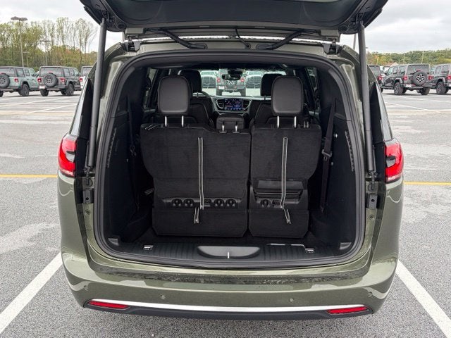 2027 Chrysler Pacifica PACIFICA SELECT