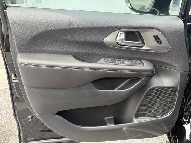2027 Chrysler Pacifica PACIFICA SELECT