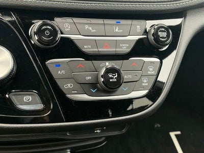 2027 Chrysler Pacifica PACIFICA SELECT