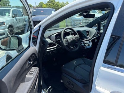 2027 Chrysler Pacifica PACIFICA SELECT