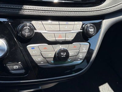 2027 Chrysler Pacifica PACIFICA SELECT