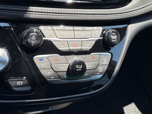 2027 Chrysler Pacifica PACIFICA SELECT