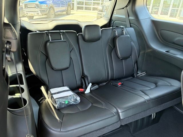 2027 Chrysler Pacifica PACIFICA SELECT