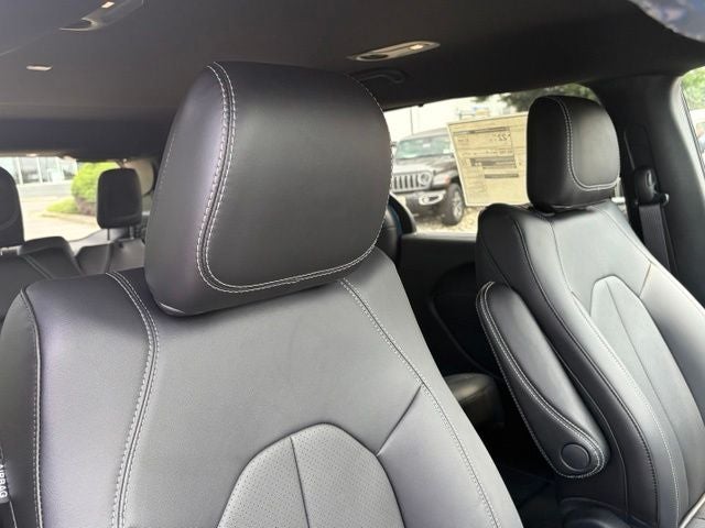 2027 Chrysler Pacifica PACIFICA SELECT