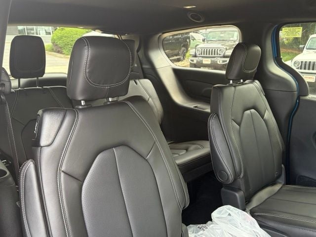 2027 Chrysler Pacifica PACIFICA SELECT