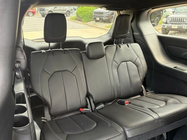 2027 Chrysler Pacifica PACIFICA SELECT