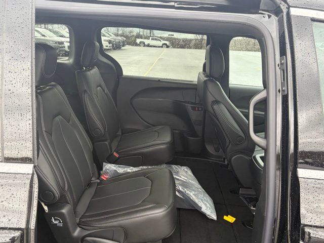 2026 Chrysler Voyager VOYAGER LX