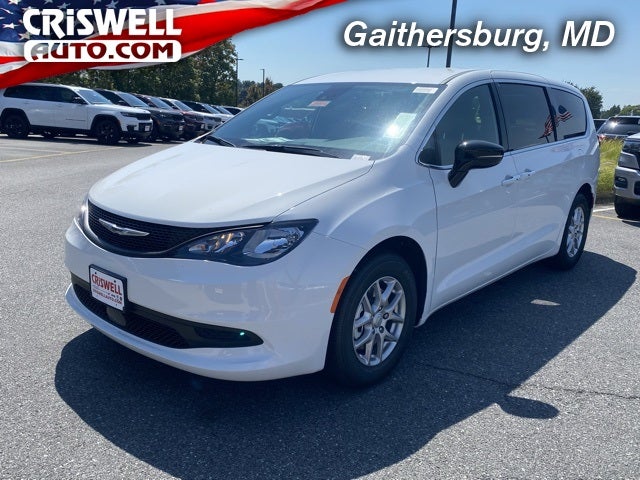 2026 Chrysler Voyager LX's photo