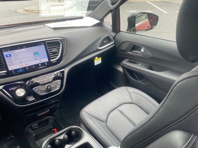 2026 Chrysler Voyager VOYAGER LX