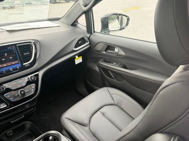 2027 Chrysler Pacifica PACIFICA LX