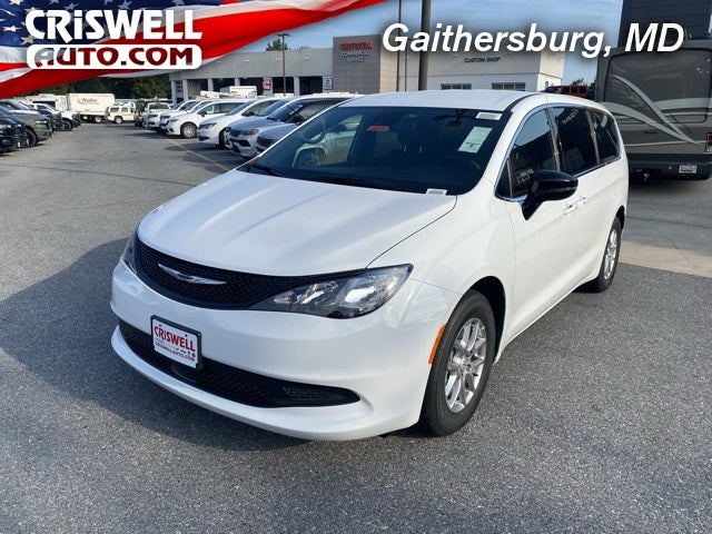 2026 Chrysler Voyager LX's photo