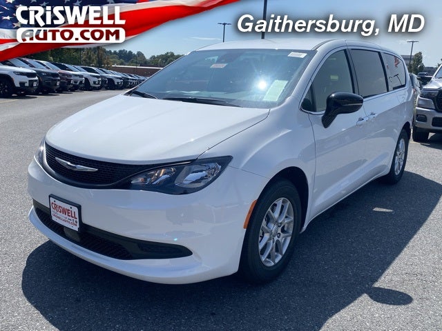 2026 Chrysler Voyager LX's photo