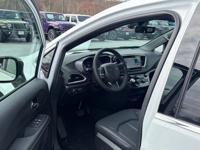 2026 Chrysler Voyager VOYAGER LX