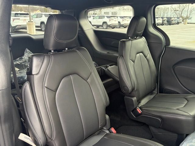 2026 Chrysler Voyager VOYAGER LX