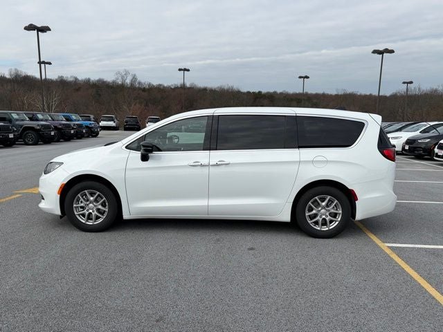 2026 Chrysler Voyager VOYAGER LX