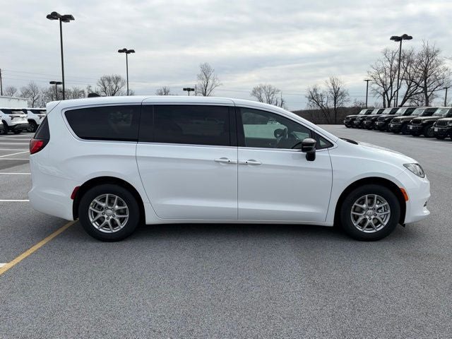 2026 Chrysler Voyager VOYAGER LX