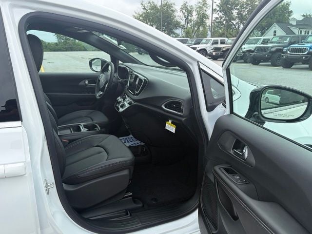 2027 Chrysler Pacifica PACIFICA LX