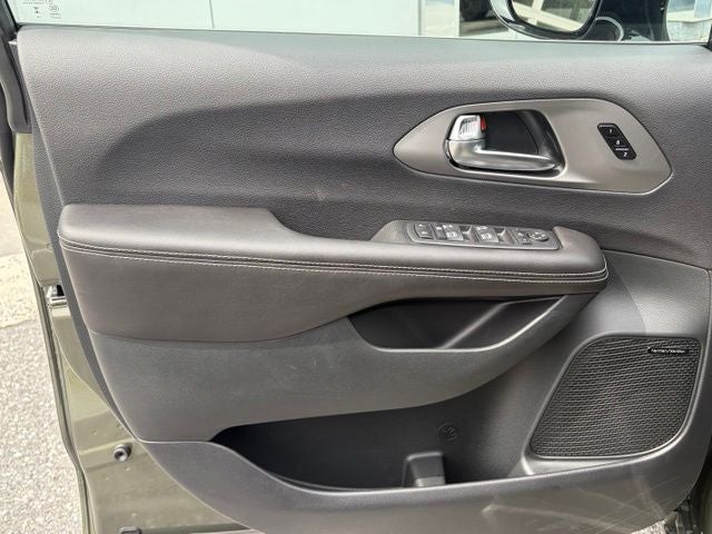 2027 Chrysler Pacifica PACIFICA LIMITED