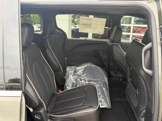 2027 Chrysler Pacifica PACIFICA LIMITED