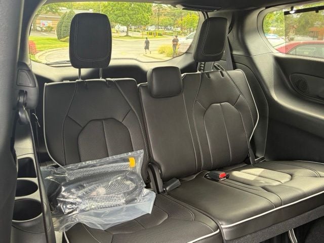 2027 Chrysler Pacifica PACIFICA LIMITED