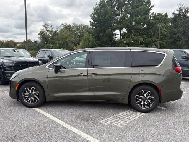 2027 Chrysler Pacifica PACIFICA LIMITED