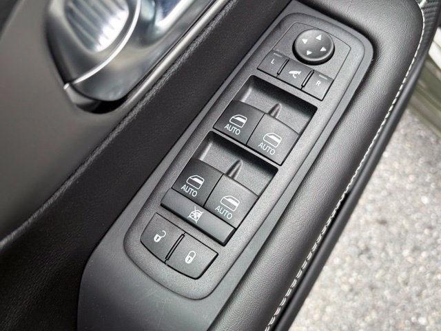2027 Chrysler Pacifica PACIFICA LIMITED