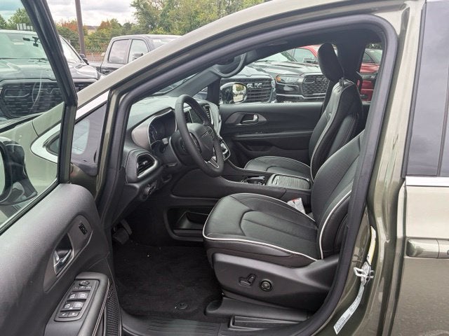 2027 Chrysler Pacifica PACIFICA LIMITED