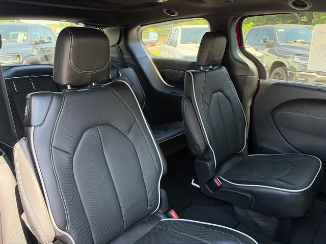 2027 Chrysler Pacifica PACIFICA LIMITED