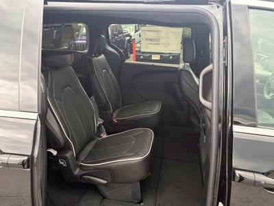2027 Chrysler Pacifica PACIFICA LIMITED