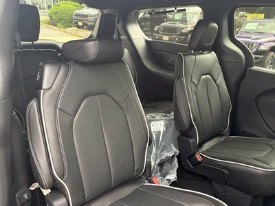 2027 Chrysler Pacifica PACIFICA LIMITED