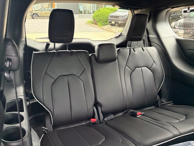 2027 Chrysler Pacifica PACIFICA LIMITED