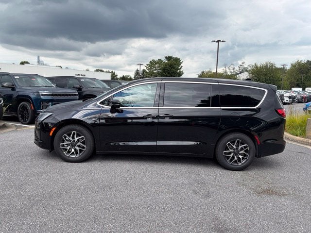 2027 Chrysler Pacifica PACIFICA LIMITED