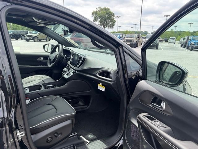 2027 Chrysler Pacifica PACIFICA LIMITED AWD