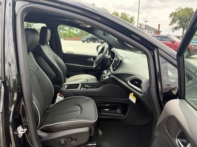 2027 Chrysler Pacifica PACIFICA LIMITED AWD
