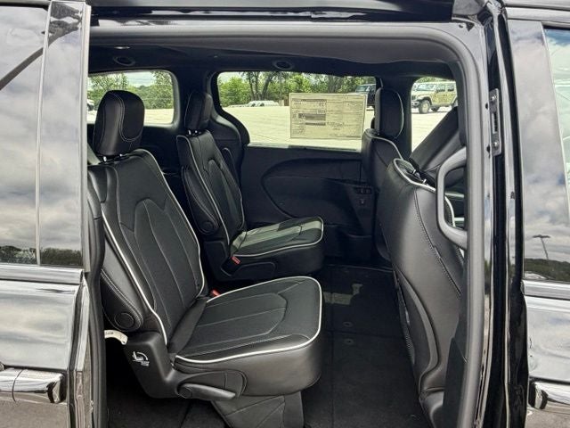 2027 Chrysler Pacifica PACIFICA LIMITED AWD
