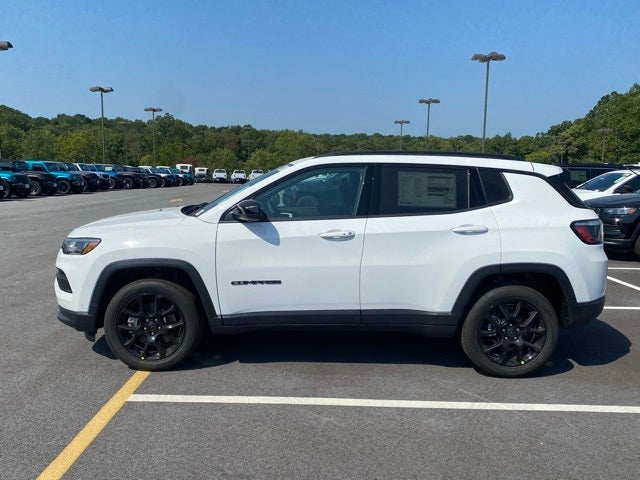 2025 Jeep Compass COMPASS LATITUDE 4X4