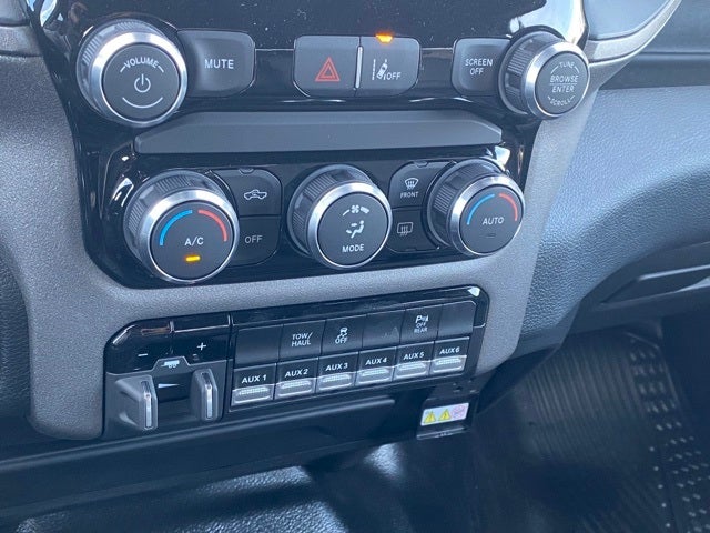 2023 RAM Ram 3500 RAM 3500 TRADESMAN CREW CAB 4X4 6'4' BOX