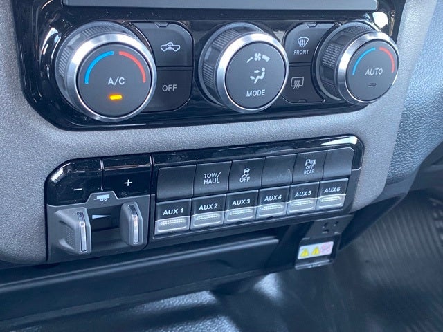 2023 RAM Ram 3500 RAM 3500 TRADESMAN CREW CAB 4X4 6'4' BOX