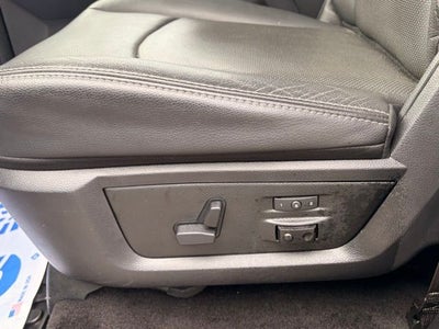 2017 RAM 3500 Laramie Crew Cab 4x4 6'4' Box