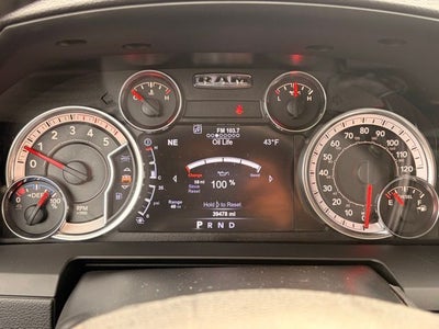 2017 RAM 3500 Laramie Crew Cab 4x4 6'4' Box