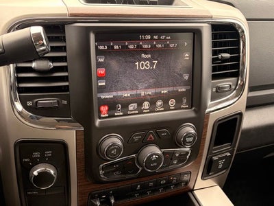 2017 RAM 3500 Laramie Crew Cab 4x4 6'4' Box