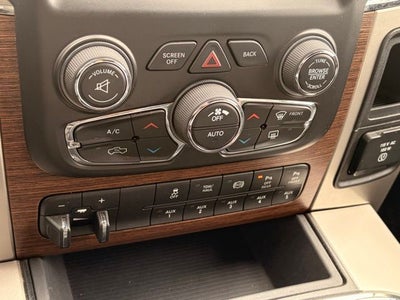 2017 RAM 3500 Laramie Crew Cab 4x4 6'4' Box