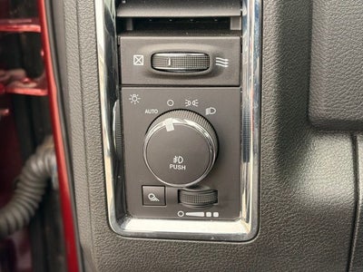 2017 RAM 3500 Laramie Crew Cab 4x4 6'4' Box