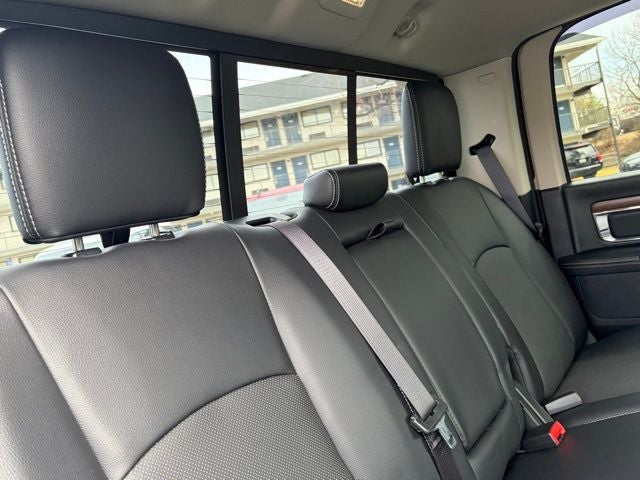 2017 RAM 3500 Laramie Crew Cab 4x4 6'4' Box