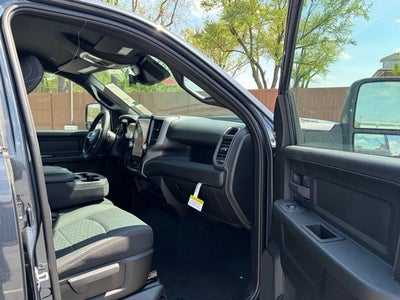 2026 RAM Ram 2500 RAM 2500 BLACK EXPRESS CREW CAB 4X4 6'4' BOX