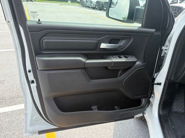 2026 RAM Ram 1500 RAM 1500 TRADESMAN CREW CAB 4X2 5'7' BOX