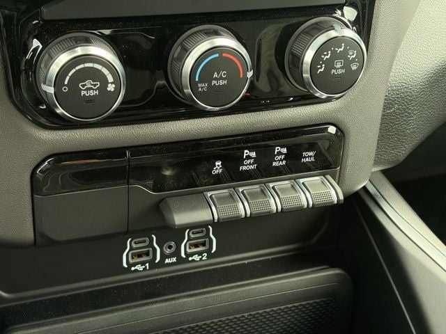 2026 RAM Ram 1500 RAM 1500 EXPRESS CREW CAB 4X4 5'7' BOX